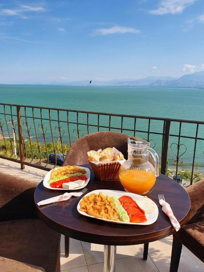 Lakefront House Shiroka Екстер'єр фото