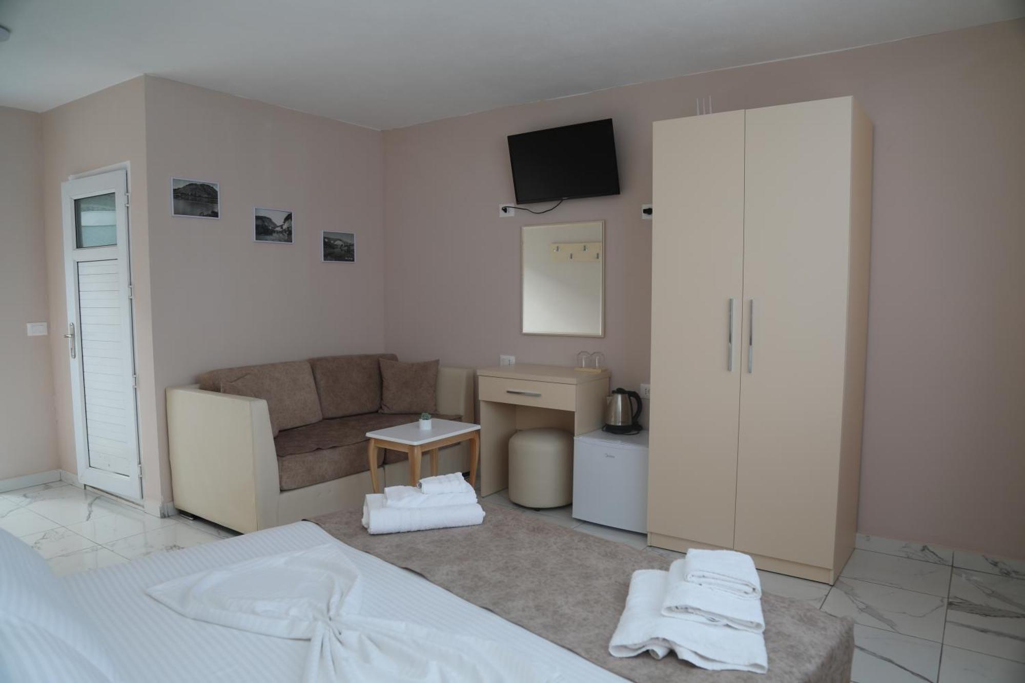 Lakefront House Shiroka Екстер'єр фото