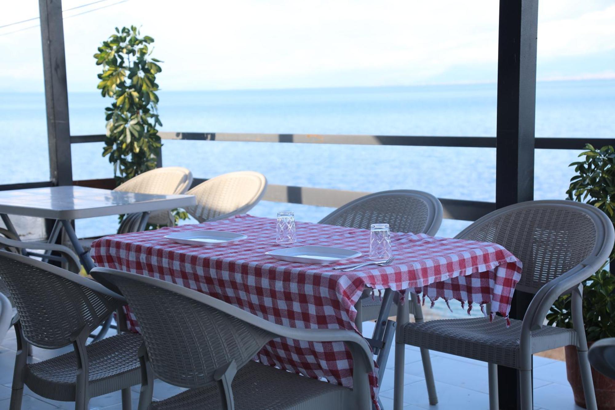 Lakefront House Shiroka Екстер'єр фото