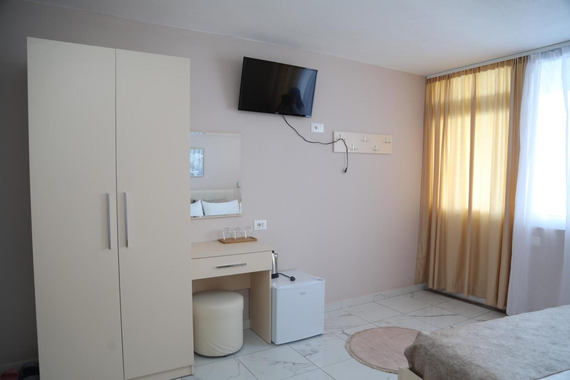 Lakefront House Shiroka Екстер'єр фото