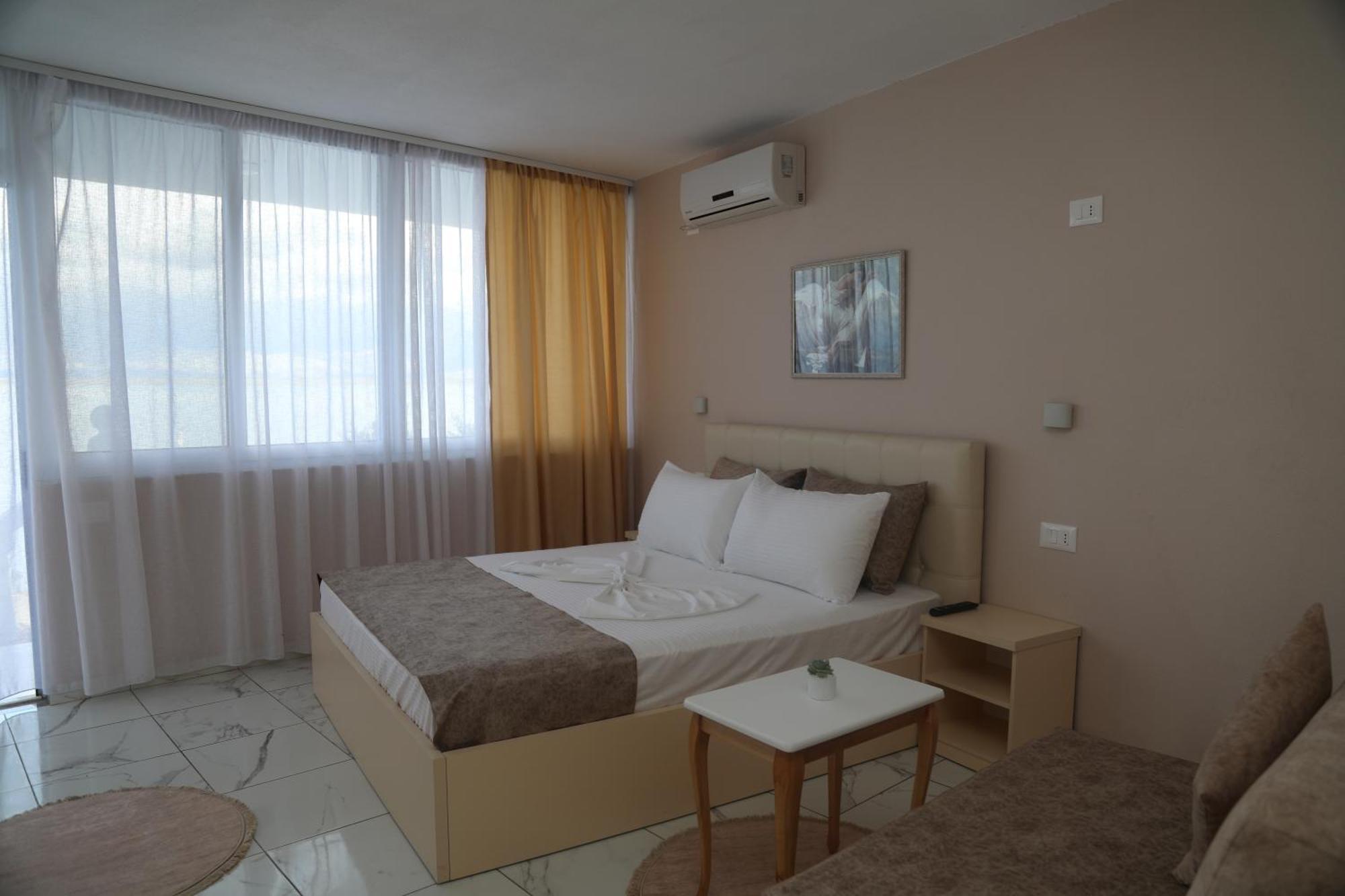 Lakefront House Shiroka Екстер'єр фото