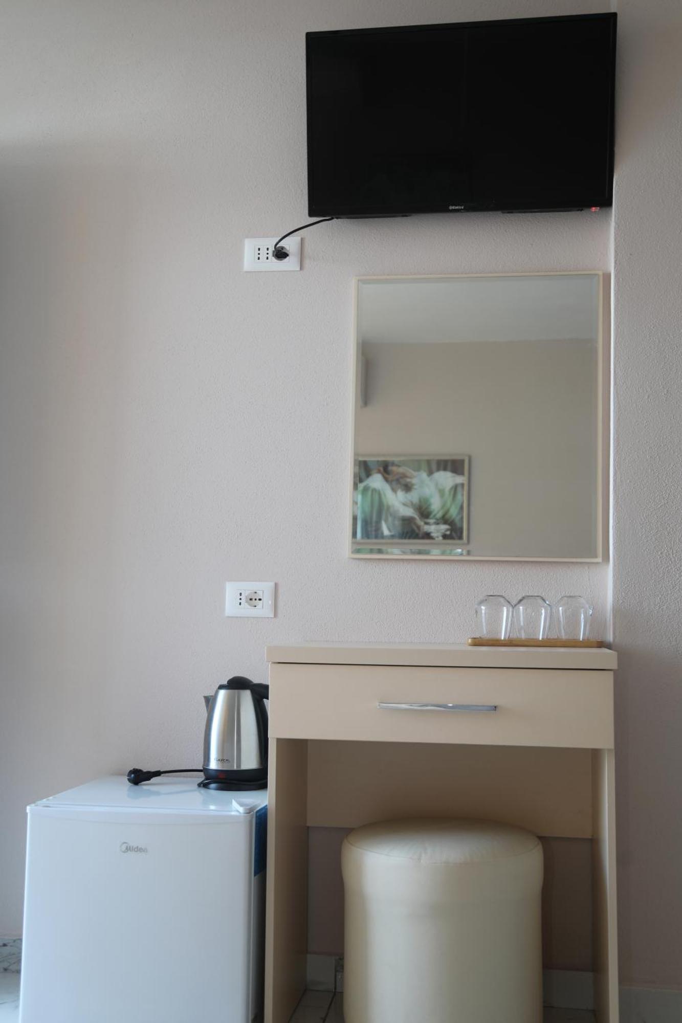 Lakefront House Shiroka Екстер'єр фото