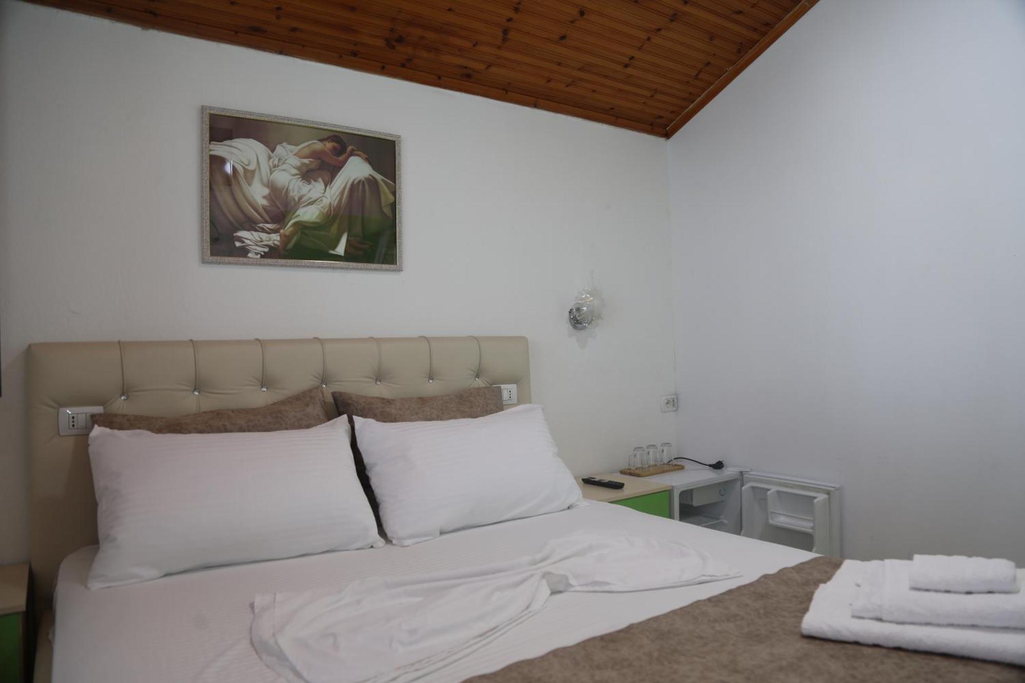 Lakefront House Shiroka Екстер'єр фото